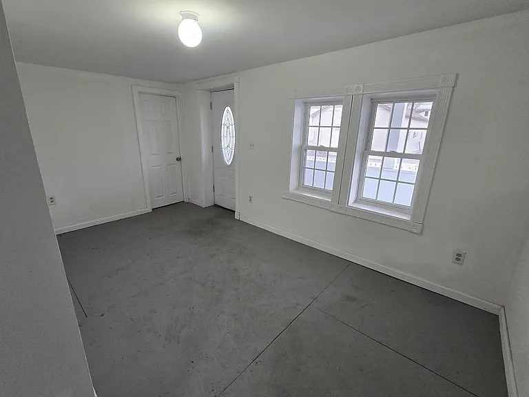 1136 Luzerne St #1136 — Photo 4