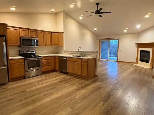 2173 Hillington Dr, Neenah, WI 54956