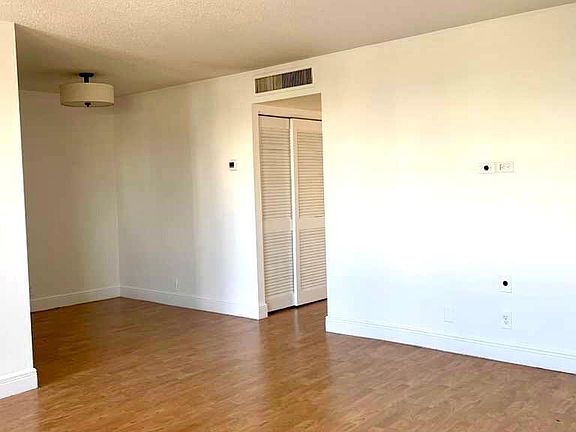 5th image of 2860 NE 14th Street Causeway #405 D