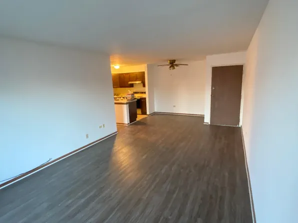 716 Prescott Dr APT 108, Roselle, IL 60172