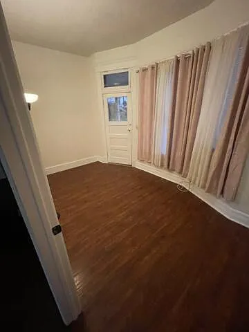 1007 N Gordon St — Photo 8