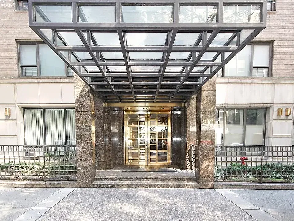 210 E 47th St #7G