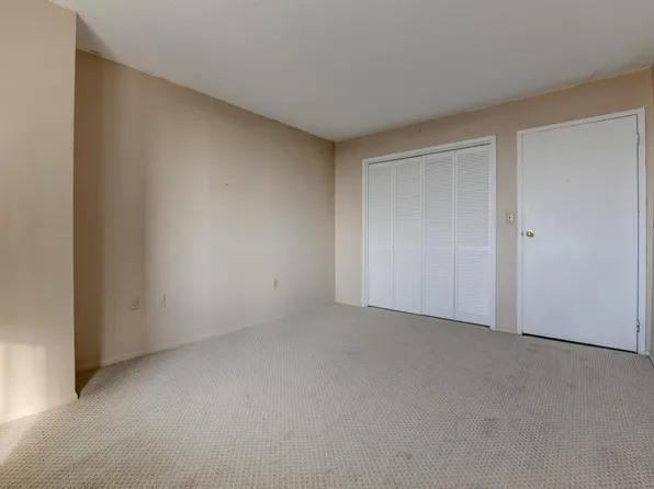 232 Harmon Cove Tower image 19 of 46