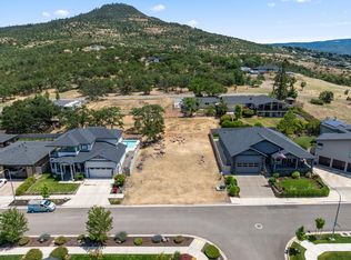 1828 Plateau Dr, Medford, OR