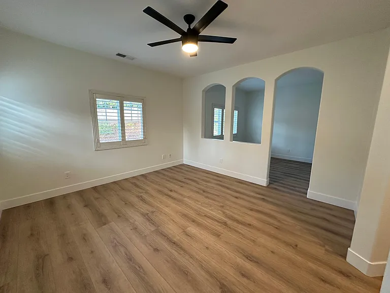 1523 Clifftop Ave — Photo 24