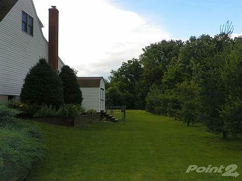 520 Cleona Blvd side