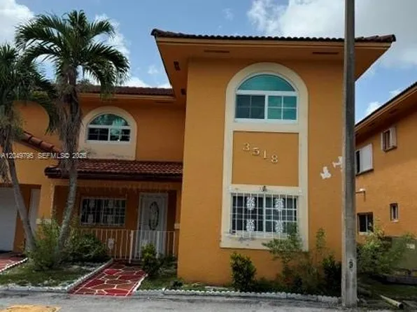3518 W 80th St, Hialeah, FL
