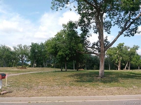 2nd image of 301 3rd Ave