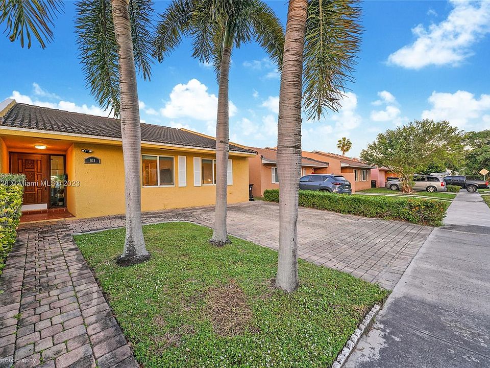 1st image of 821 SW 12th Pl #821