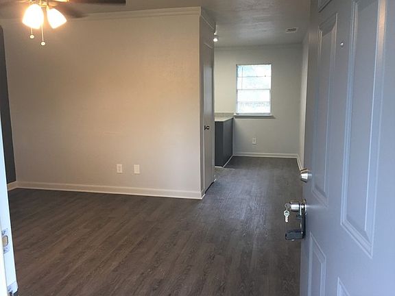 3rd image of 4801 Dorsey St