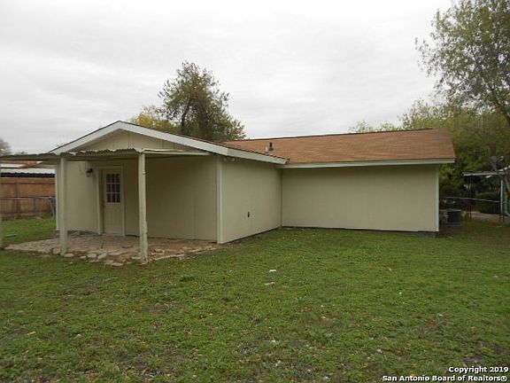 3rd image of 4851 CASTLE PINE DR