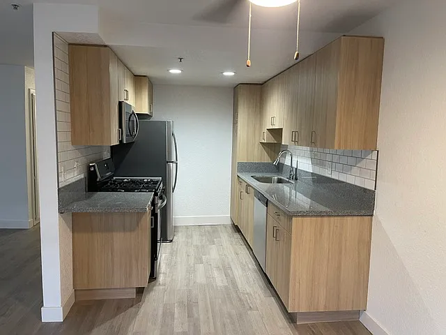 13427 Roselle Ave #7 — Photo 1