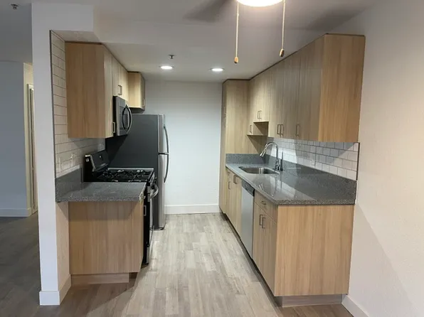 13427 Roselle Ave APT 7, Hawthorne, CA 90250