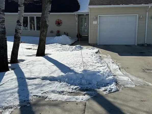 131 Belleville Ct, Thief River Falls, MN 56701