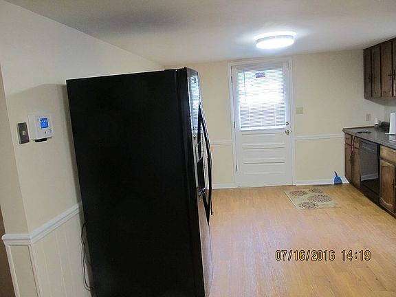 4th image of 128 E Cedar Ln
