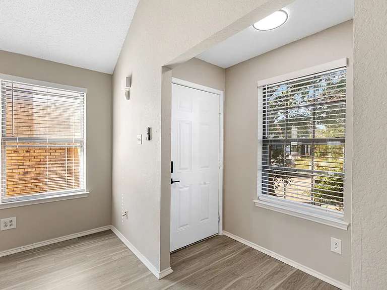 2706 Bridge Lake Dr — Photo 7