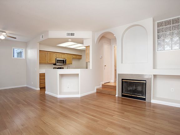 5th image of 9 Carlsbad Ln