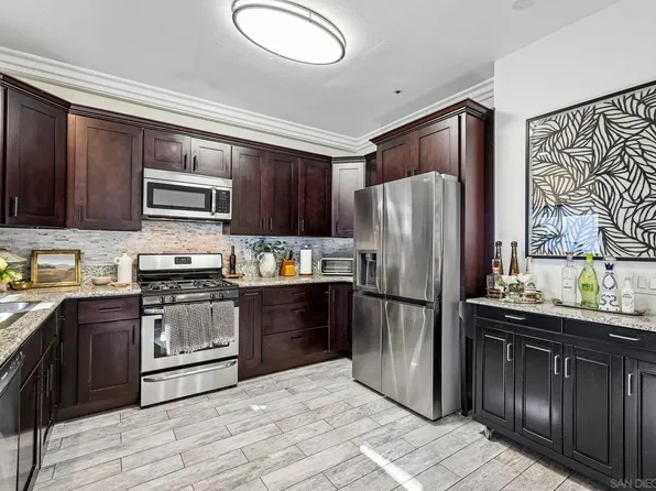 913 Vine St, Oceanside, CA 92054