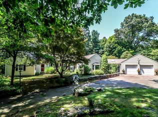 10 Topping Ln, Norwalk, CT 06854