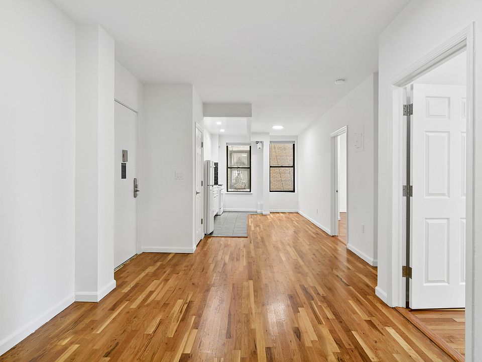 1st image of 920 Riverside Dr APT 34