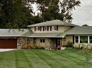 1424 Par Ct, Linden, MI 48451