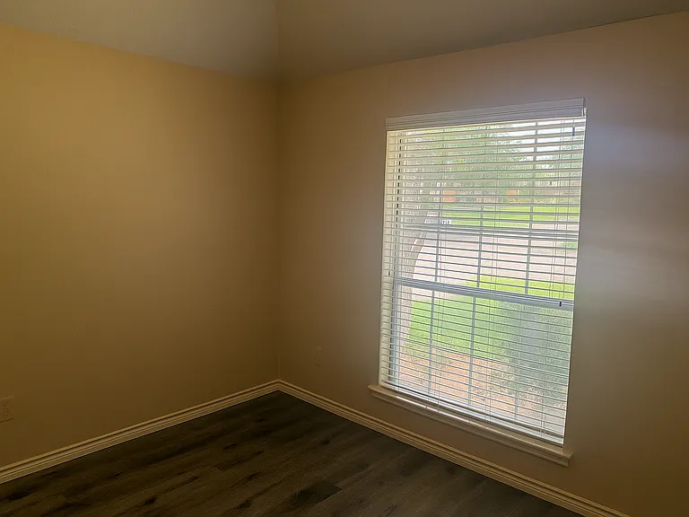 9200 Fairwood Ct — Photo 23