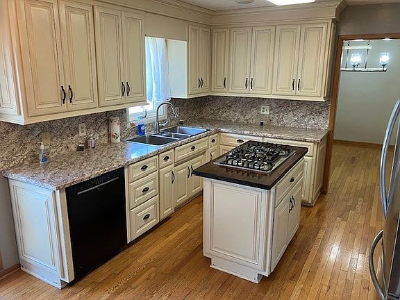 4th image of 204 Tammy Dr