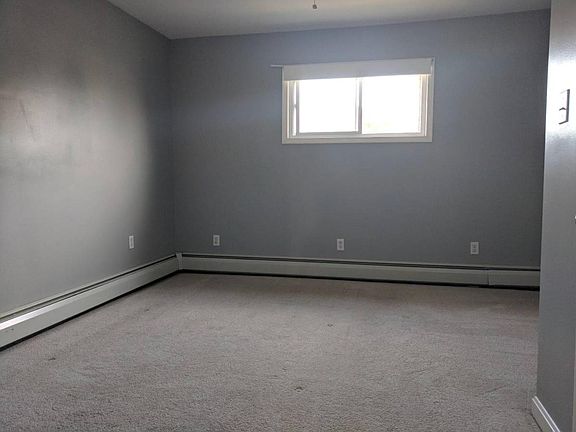 5th image of 24 Durkee St