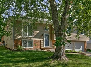 2808 Jack Pine St, Bellevue, NE 68123