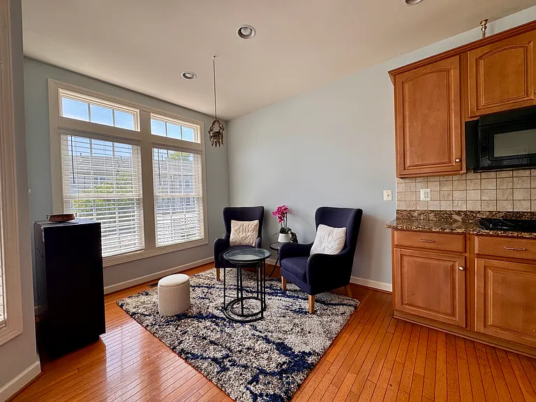 3670 Carriage Hill Dr — Photo 10