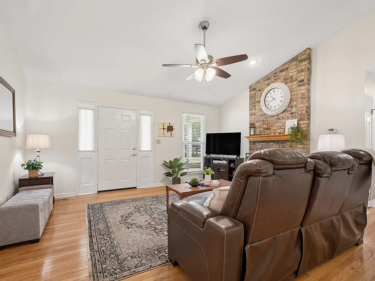 504 Riverview Dr — Photo 27