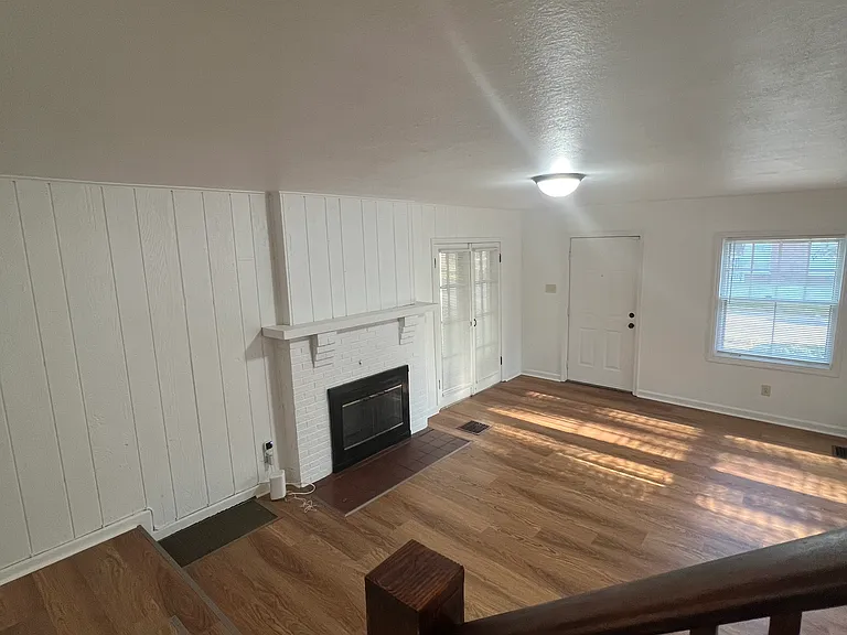 601 N McKinley Ave — Photo 3