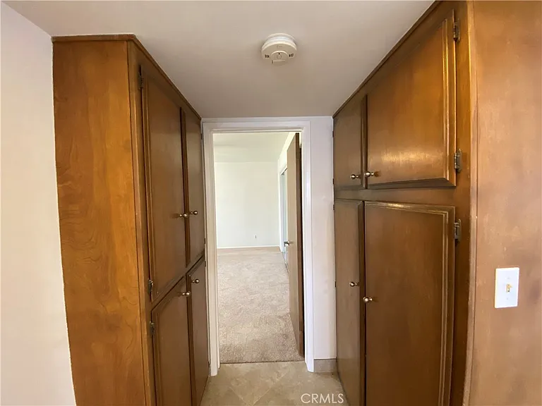 551 W 40th St — Photo 13