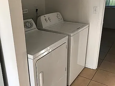 1266 Continental Ct — Photo 4
