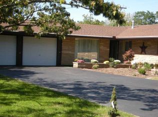 5 NE 13th St, Casey, IL 62420