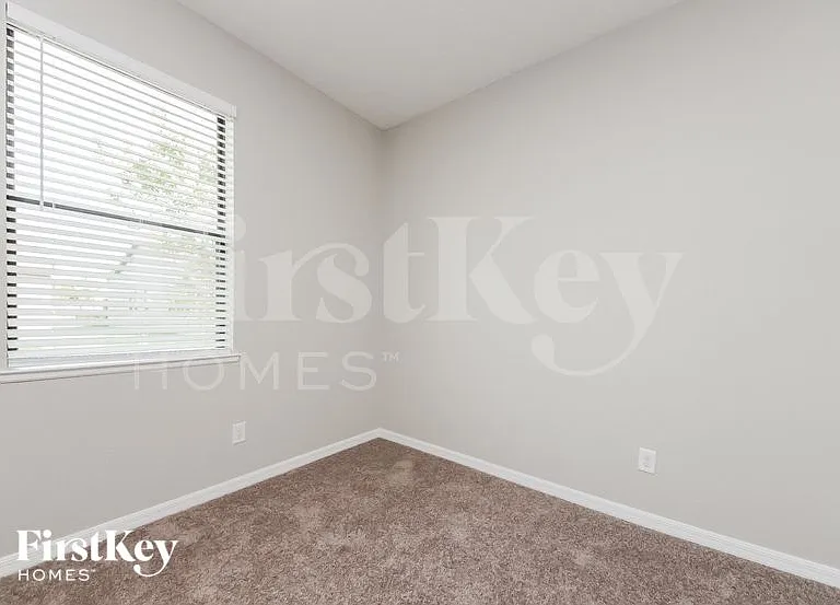 4705 Blackthorn Cir — Photo 10