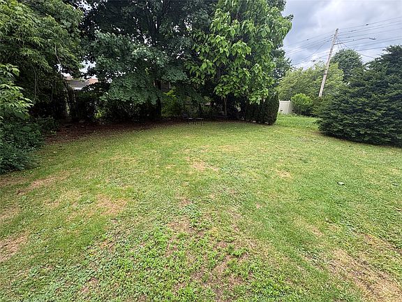 4th image of 1602 Jenkins St