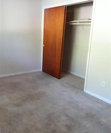 3rd image of 4707 Highlake Dr