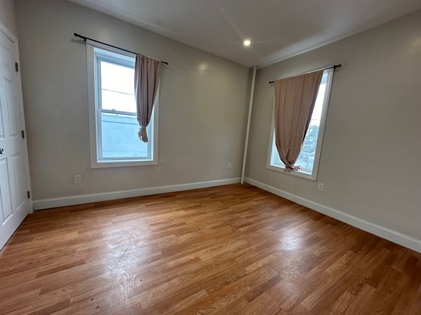 348 Central Ave #1B, Lawrence, NY 11559