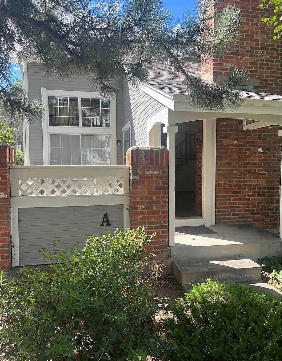 2 bed, 2.5 bath, 1255 sqft, $2,195 — Photo 1