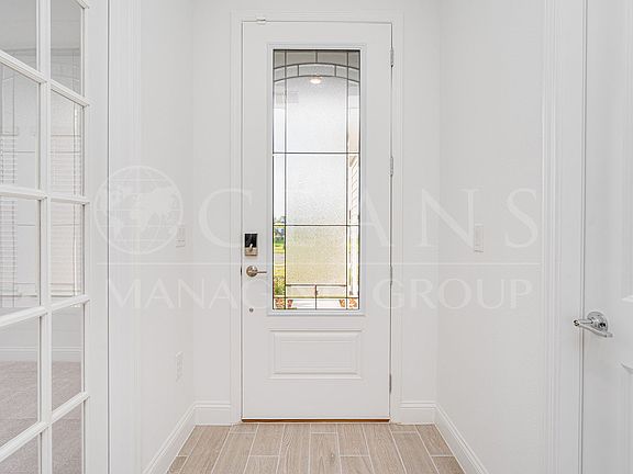 3rd image of 4121 Acoma Dr