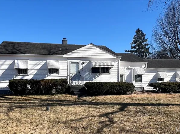 202 Sunshine Dr, Festus, MO 63028