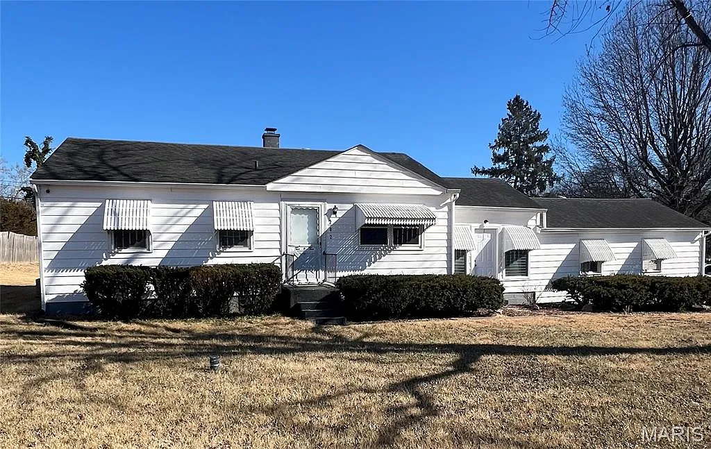 202 Sunshine Dr photo 1