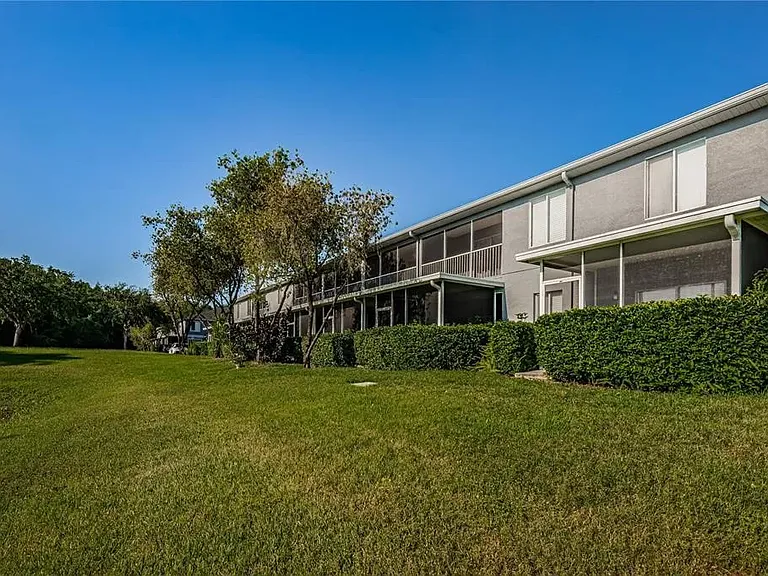 18126 Paradise Point Dr — Photo 30