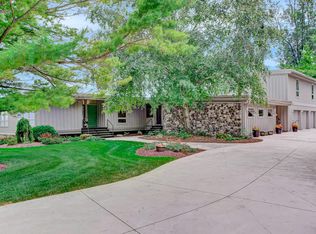 4805 Dennwood Dr, Sheboygan, WI 53083