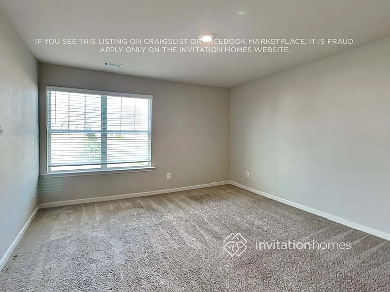 516 Moline Way — Photo 14