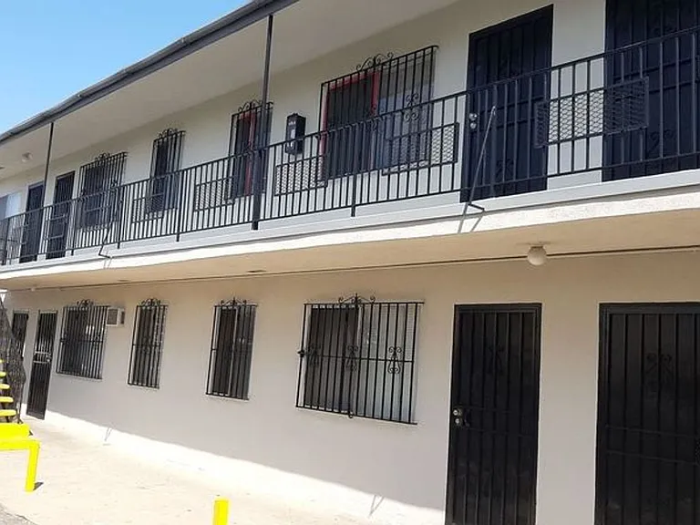 8911 S Figueroa St — Photo 10