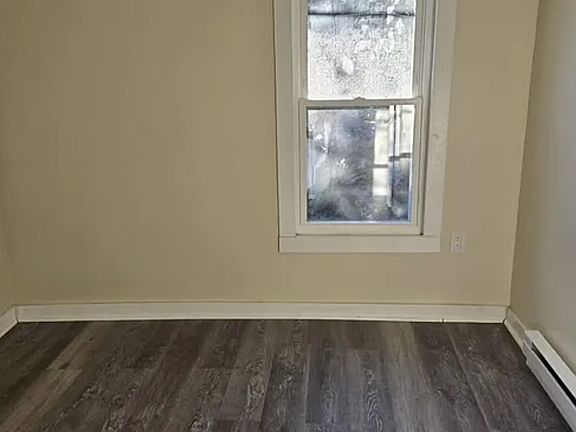 4th image of 121 S West St