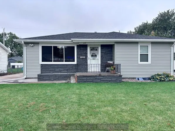 217 E 19th St, Grand Island, NE 68801