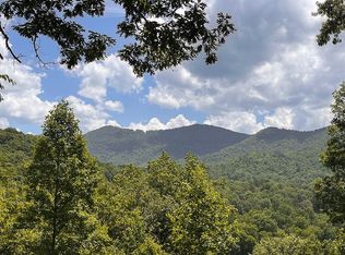 107 Summer Cir, Franklin, NC 28734